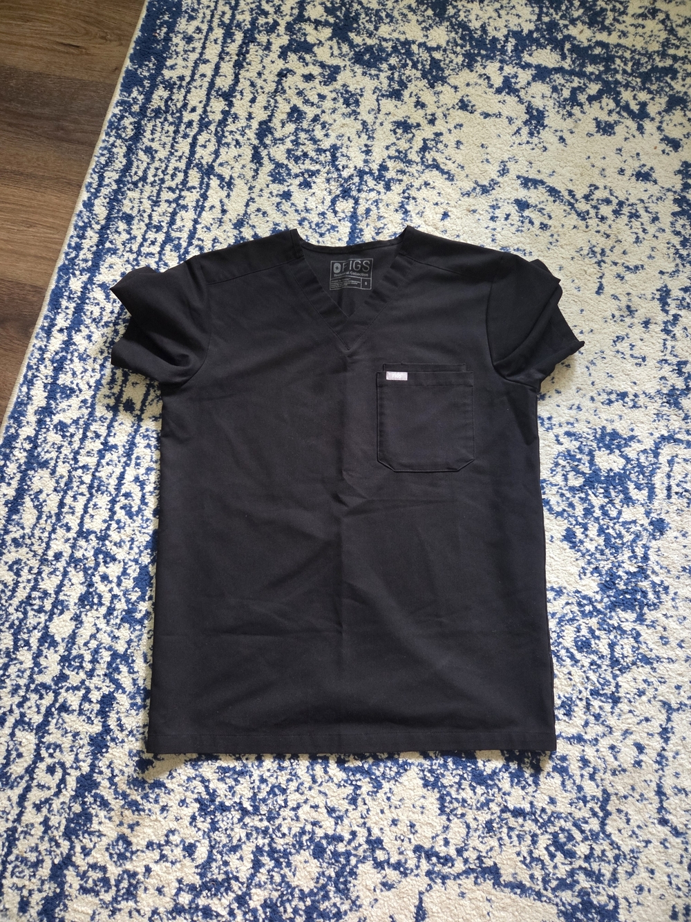 Figs Men's Black V-Neck Pocket Tee